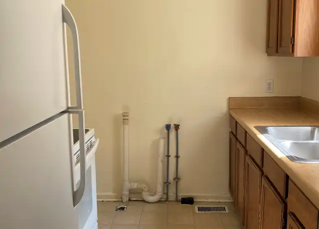 Property at 615 Biltmore Ave Unit M4, Asheville, NC, 28803, 2 beds, 1 bath, [object Object]