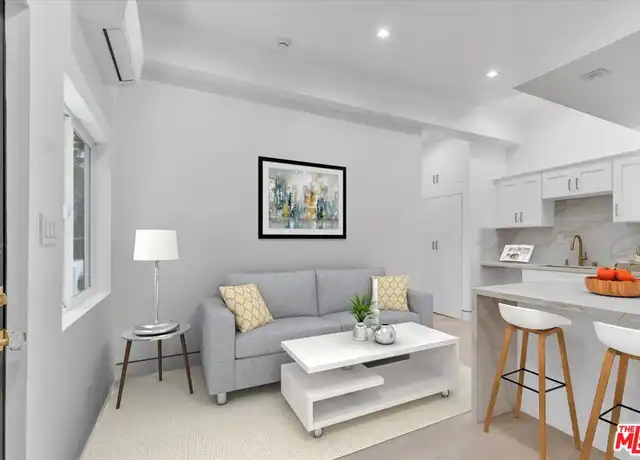 Property at 5561 El Canon Ave, Woodland Hills, CA, 91367, 1 bed, 1 bath, [object Object]