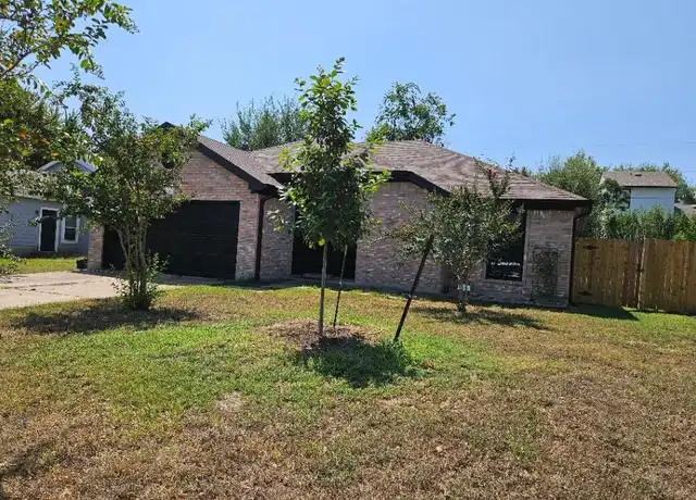 Property at 214 Maple Ln, Elgin, TX, 78621, 4 beds, 2 baths, [object Object]