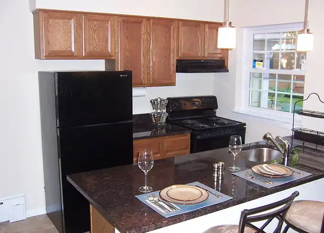 Property at Courtyard Apartments - 19606 Van Aken Blvd, Shaker Heights, OH, 44122, 2 beds, 1.5 baths, [object Object]