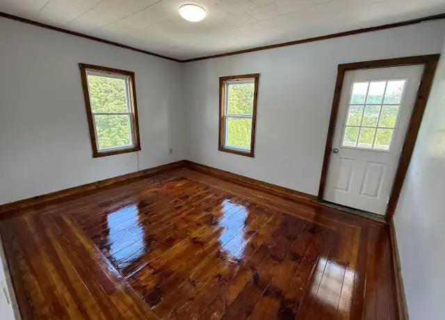 Property at 114 Charlton St Unit 116-3R, Southbridge, MA, 01550, 2 beds, 1 bath, [object Object]