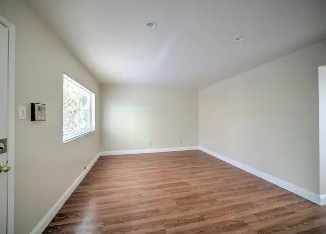 Property at 200 E 15th St, Oakland, CA, 94606, 1 bed, 1 bath, [object Object]