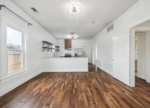 Property at 4320 Watson St, Houston, TX, 77009, 2 beds, 1 bath, [object Object]