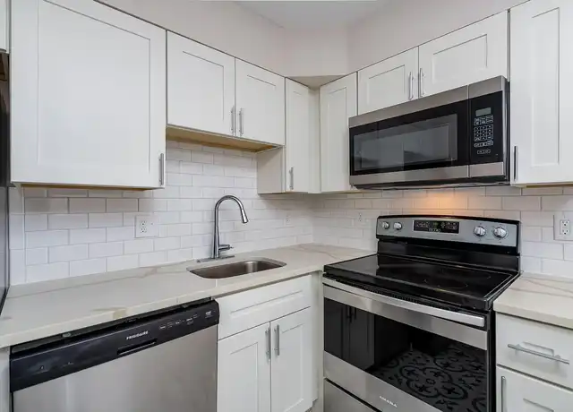 Property at 3710 Greenwood Blvd, Saint Louis, MO, 63143, 2 beds, 1 bath, [object Object]
