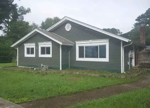 Property at 200 N Willow Ln, Jacksonville, NC, 28546, 4 beds, 2 baths, [object Object]
