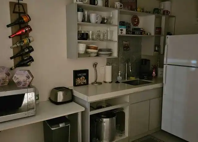 Property at 496 North, Las Vegas, NV, 89119, 1 bed, 1 bath, [object Object]