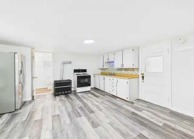 Property at 63 W Carpenter St Unit 2R, Attleboro, MA, 02703, 2 beds, 1 bath, [object Object]
