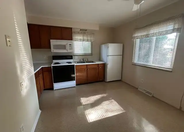 Property at 248 E Drahner Rd Unit 1, Oxford, MI, 48371, 1 bed, 1 bath, [object Object]
