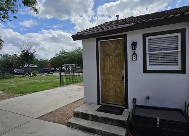 Property at 1106 Mission Rd, San Antonio, TX, 78210, 1 bed, 1 bath, [object Object]