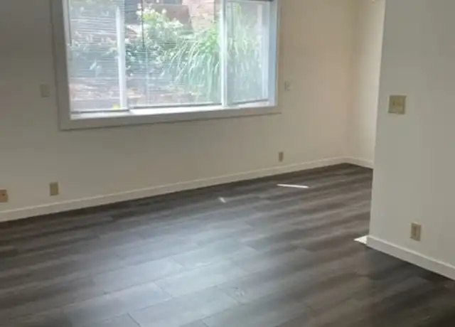 Property at 3506 Jackson St Unit 3506-2, Omaha, NE, 68105, 1 bed, 1 bath, [object Object]