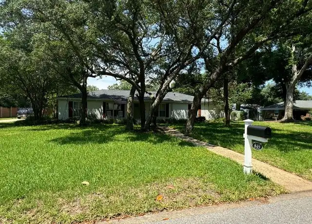 Property at 831 Bay Cliffs Rd, Gulf Breeze, FL, 32561, 5 beds, 3.5 baths, [object Object]