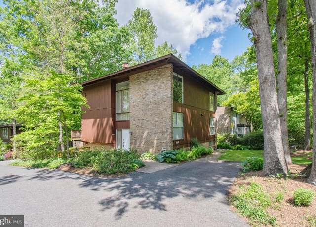 Photo of 11016 Seven Hill Ln, Potomac, MD 20854