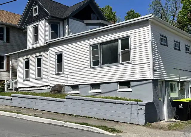 Property at 412 N 8th St Unit 2nd Fl, Stroudsburg, PA, 18360, 2 beds, 1 bath, [object Object]