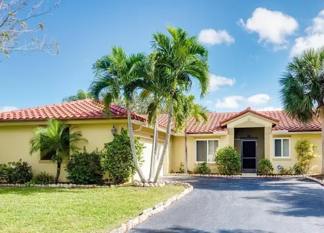 Property at 5514 NW 41st Ter, Coconut Creek, FL, 33073, 3 beds, 2 baths, [object Object]