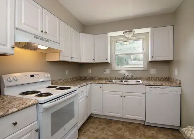 Property at 1080 Parkridge Ct, Cincinnati, OH, 45240, 2 beds, 1 bath, [object Object]
