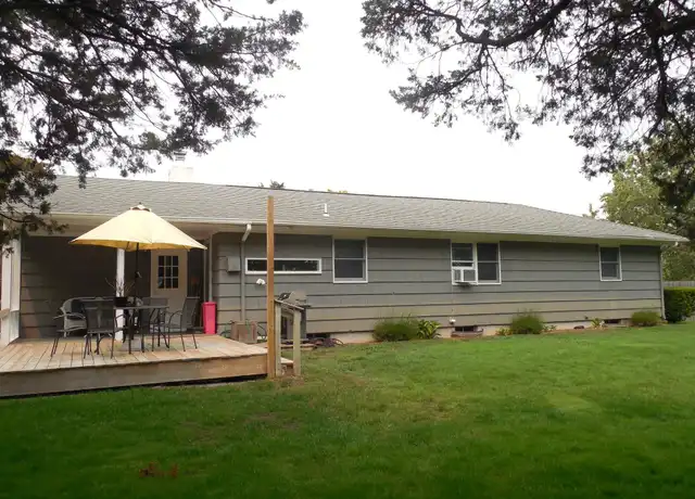 Property at 24 E Point Ln, Hampton Bays, NY, 11946, 2 beds, 1 bath, [object Object]