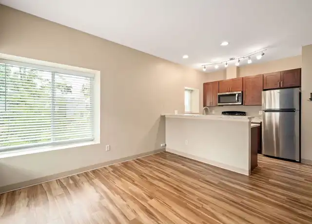 Property at 3652 Interlake Ave N Unit 10, Seattle, WA, 98103, 2 beds, 1 bath, [object Object]