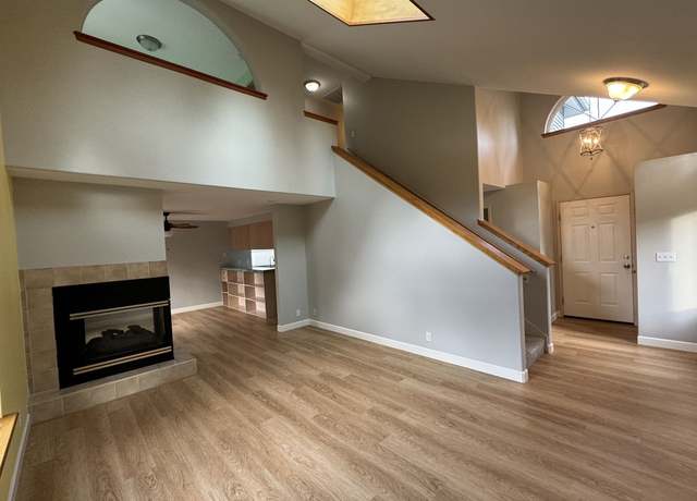 Photo of 2430 W Meadow Blvd, Mount Vernon, WA 98273