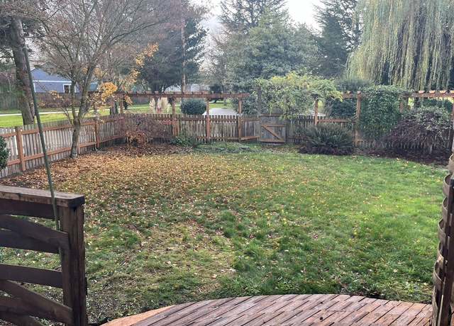 Photo of 2430 W Meadow Blvd, Mount Vernon, WA 98273
