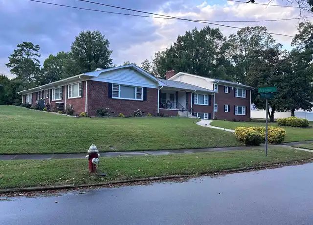 Property at 300 Edgedale Dr, High Point, NC, 27262, 2 beds, 1 bath, [object Object]