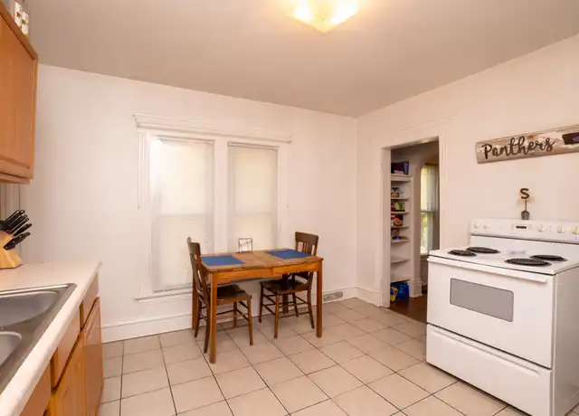 Property at 803 W 20th St Unit 2, Cedar Falls, IA, 50613, 1 bed, 1 bath, [object Object]