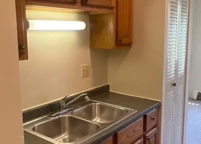 Property at 520 N Genesee St, Waukegan, IL, 60085, 1 bed, 1 bath, [object Object]
