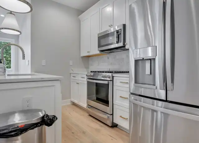Property at 5305 Connecticut Ave NW #4, Washington, DC, 20015, 2 beds, 2 baths, [object Object]