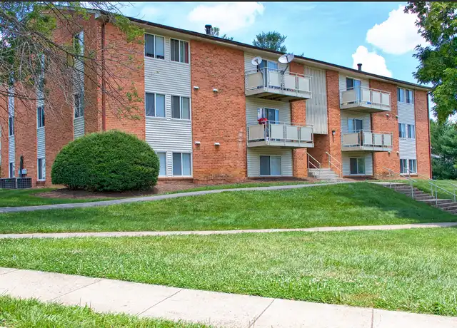 Property at 9 Overlook Dr Unit E-4, Christiansburg, VA, 24073, 3 beds, 1 bath, [object Object]