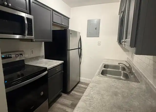 Property at 4121 NW 30th Ter Unit 3, Lauderdale Lakes, FL, 33309, 1 bed, 1 bath, [object Object]