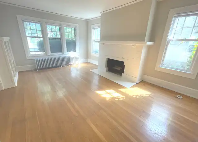 Property at 2541 N Lake Dr Unit Lower, Milwaukee, WI, 53211, 3 beds, 1 bath, [object Object]