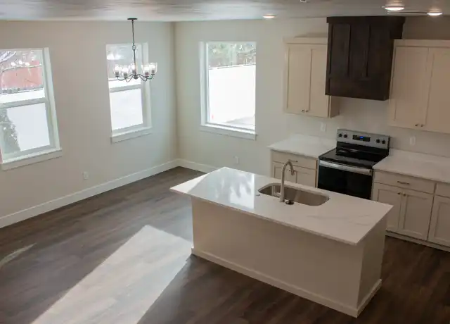 Property at 826 W Sunnyside Rd Unit 6 1, Idaho Falls, ID, 83404, 4 beds, 3 baths, [object Object]