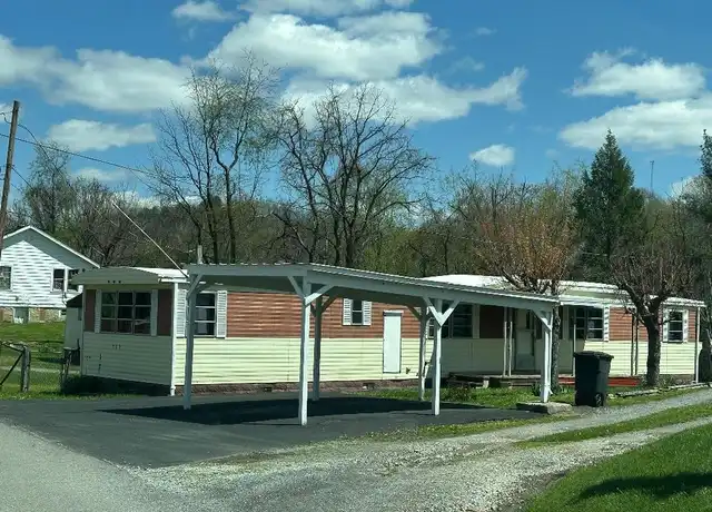Property at 578 Walnut St, Clintwood, VA, 24228, 2 beds, 1 bath, [object Object]