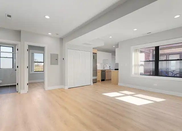 Property at The Juneway Gardens - 1548 W Juneway Ter, Chicago, IL, 60626, 2 beds, 1 bath, [object Object]