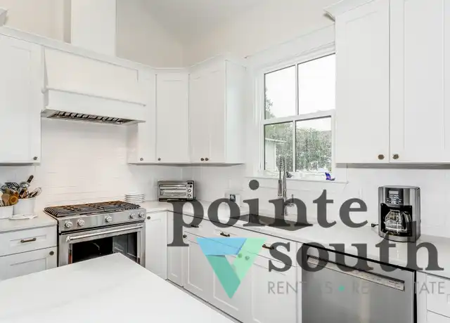 Property at 1303 N 8th Ave, Pensacola, FL, 32503, 2 beds, 2 baths, [object Object]
