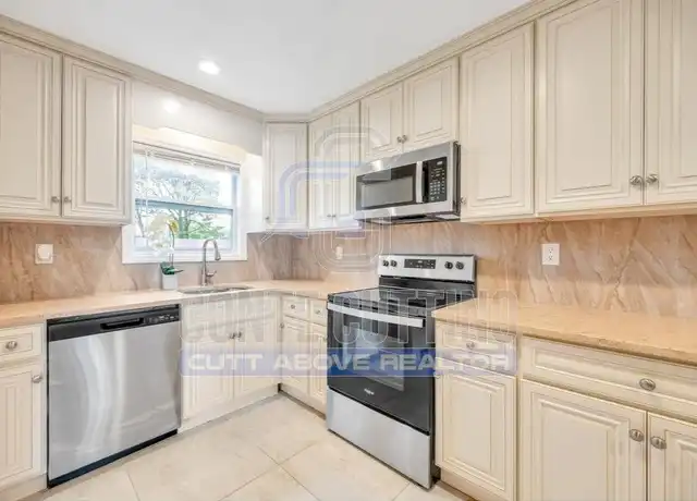 Property at 9 Juniper Pl Unit 1, Amityville, NY, 11701, 3 beds, 1 bath, [object Object]