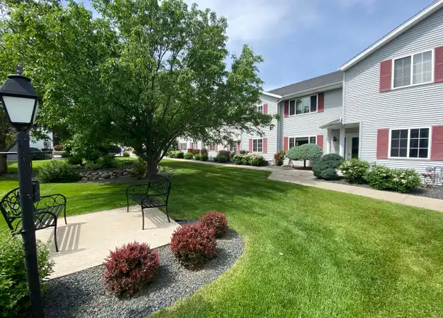 Property at 1028 Riverbend Dr Unit 1028-6, Hartford, WI, 53027, 2 beds, 1.5 baths, [object Object]