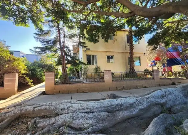 Property at 1808 10th St Unit E, Santa Monica, CA, 90404, 1 bed, 1 bath, [object Object]