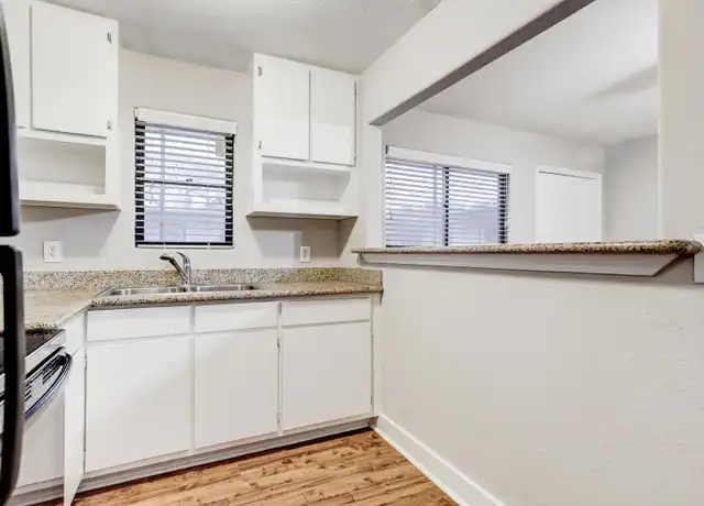 Property at 405 Hawthorne St Unit 12, Houston, TX, 77006, 1 bed, 1 bath, [object Object]