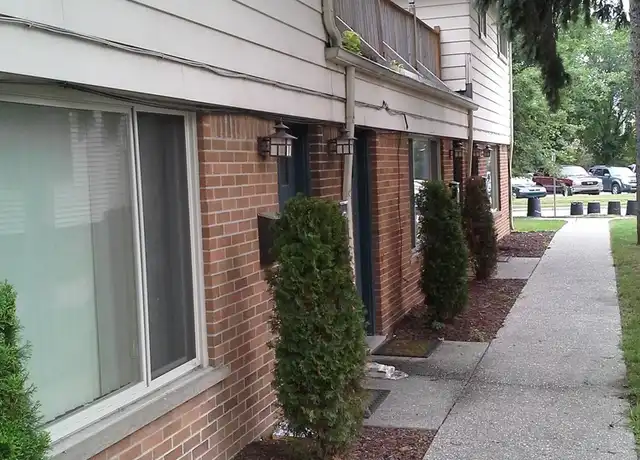 Property at 122 N Lafayette Ave Unit 2, Royal Oak, MI, 48067, 1 bed, 1 bath, [object Object]
