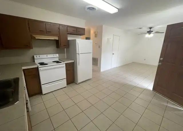Property at 522 N 15th St, Nederland, TX, 77627, 2 beds, 1 bath, [object Object]