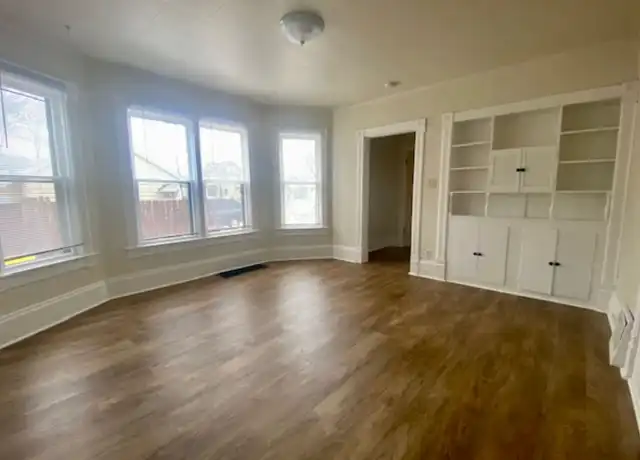 Property at 912 Doty St, Green Bay, WI, 54301, 1 bed, 1 bath, [object Object]