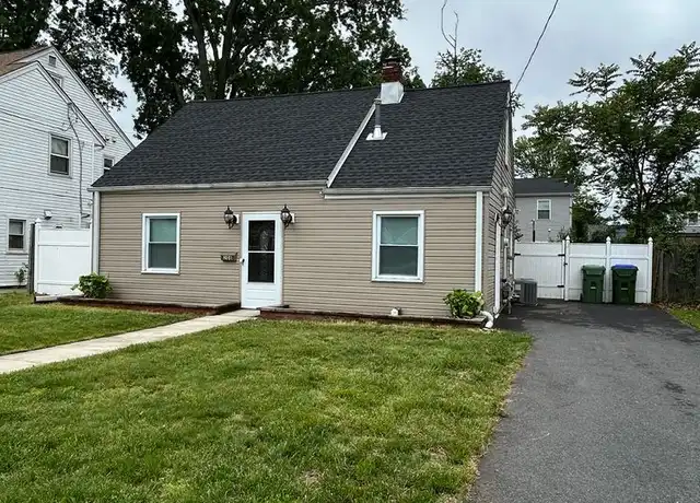 Property at 208 Penn Ave, Edison, NJ, 08817, 4 beds, 1 bath, [object Object]