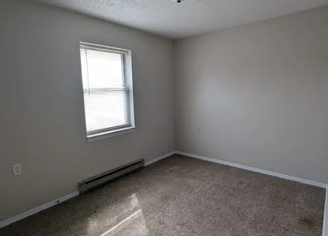 Property at 400 Boone Village Dr, Boonville, MO, 65233, 2 beds, 1 bath, [object Object]