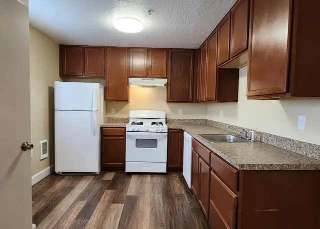 Property at 6719-6731 SE 82nd Ave Unit 6719-06, Portland, OR, 97266, 2 beds, 1 bath, [object Object]