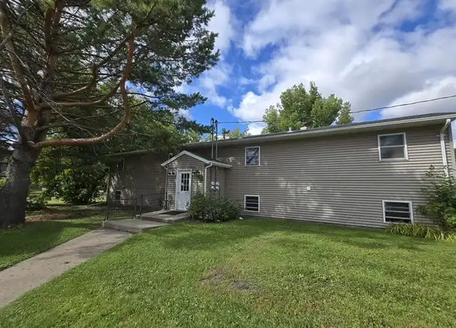 Property at 1221 S 15th St Unit 3, Grand Forks, ND, 58201, 2 beds, 1 bath, [object Object]