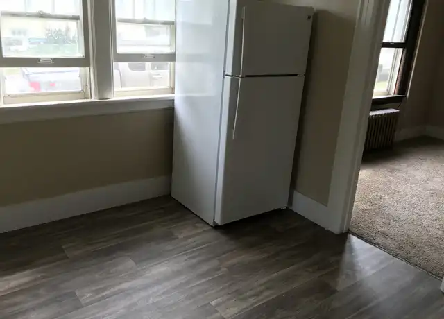 Property at 264 College St SE Unit 1, Valley City, ND, 58072, 1 bed, 1 bath, [object Object]