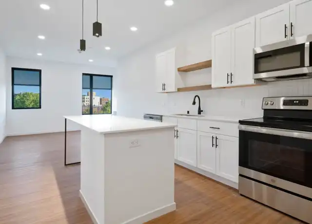 Property at 100 N Farwell St Unit 403, Eau Claire, WI, 54703, 1 bed, 1 bath, [object Object]