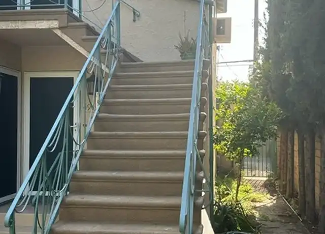 Property at 4935 Cahuenga Blvd, North Hollywood, CA, 91601, 2 beds, 1 bath, [object Object]