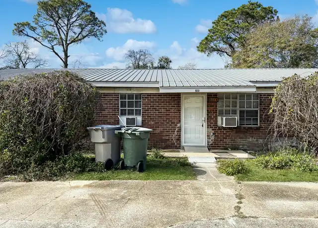 Property at 923 Bremen Ave Unit B, Pensacola, FL, 32507, 2 beds, 1 bath, [object Object]