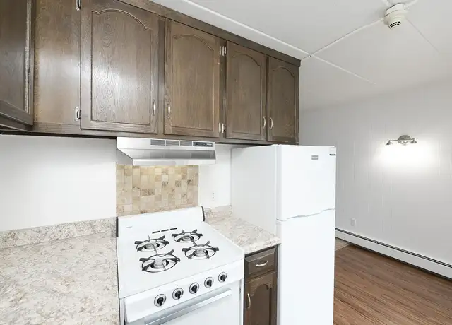 Photo of 101 Oaklawn Ave, Cranston, RI 02920